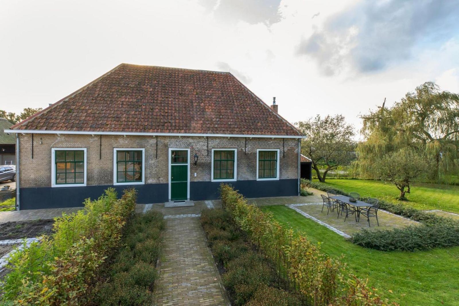 Vakantiehuis 'Boerderij Molenhof' - Stationsweg 5 | Heinkenszand Dış mekan fotoğraf
